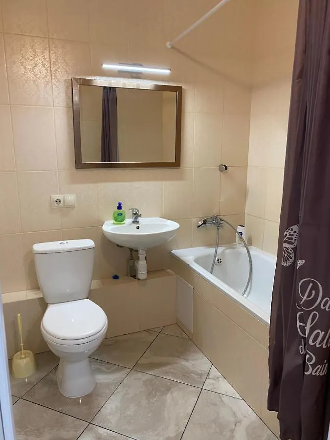 Cozy Apartment On Gmyri 12B Near Metro Poznyaki Kiev 0*,